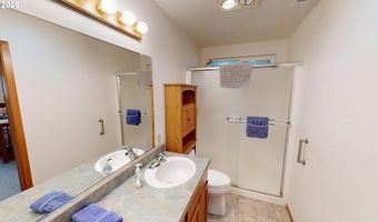 1389 GLENWOOD Dr, Brookings, OR 97415