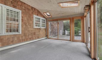 381 Woonsocket Hill Rd, North Smithfield, RI 02896