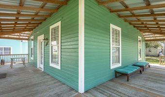 112 14th St, Apalachicola, FL 32320