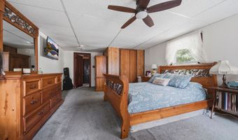 22 N Metcalf Ave, Amboy, IL 61310