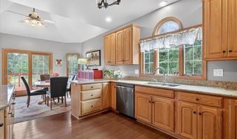 5061 Sandhill Rd, Almont, MI 48003