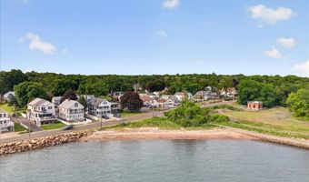 284 Shore Dr, Branford, CT 06405