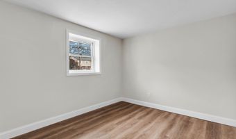 238 Lakewood Ave, Bayville, NJ 08721