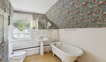 49 Sewall St, Augusta, ME 04330