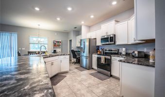 261 WALKERS POINT Dr, Auburndale, FL 33823