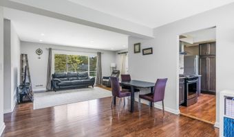 65 Somerset Ter, Bedminster, NJ 07921