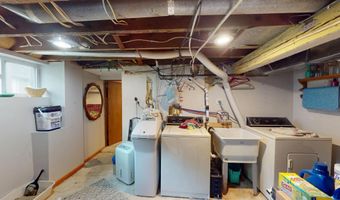 1426 Circle Dr, Albert Lea, MN 56007