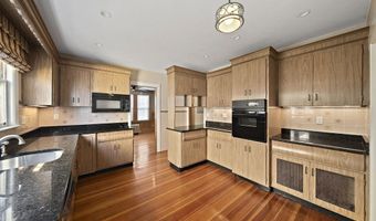 9 Parkwood Ter, Boston, MA 02130