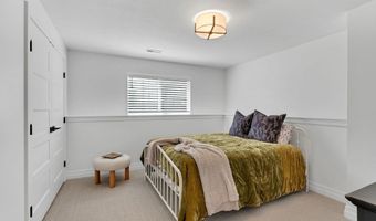 1605 N Lakeside Dr, Andover, KS 67002