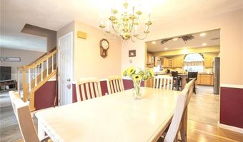 9 Patricia Dr, North Providence, RI 02904