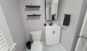 12 Division St A, Danbury, CT 06810