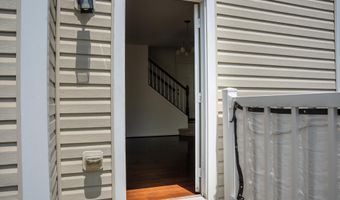 42243 CANARY GRASS Sq, Aldie, VA 20105