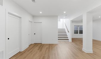 7705 HOLIDAY Ter, Bethesda, MD 20817