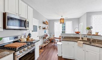 5074 NEWPARK Dr NW, Acworth, GA 30101