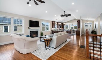 28 Blackstone Dr, Raymond, NH 03077