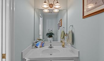 108 N Kinston Ave, Atlantic Beach, NC 28512