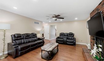 305 Oak Top Ct, Ballwin, MO 63021
