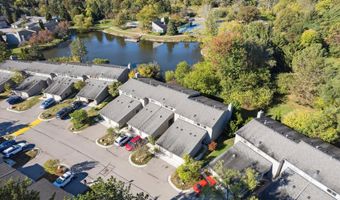 747 Peninsula Ct, Ann Arbor, MI 48105
