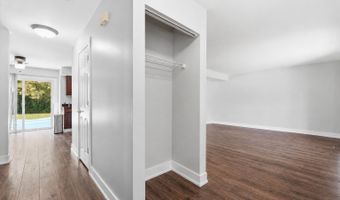 1 Regal Ct, Algonquin, IL 60102