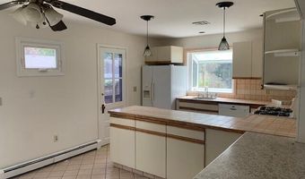 225 Admiral Ave, Beachwood, NJ 08722