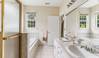 10 Pierhead Dr, Barnegat, NJ 08005
