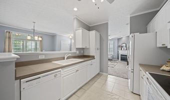 5939 Naughten Pond Dr, Columbus, OH 43213