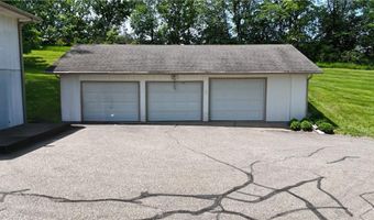 27 Partridge Dr, Agency, MO 64401