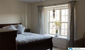 335 Moty Dr, Alburtis, PA 18011
