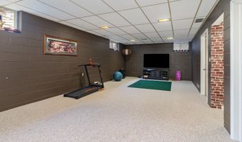 424 Fairlane Dr, Alma, MI 48801