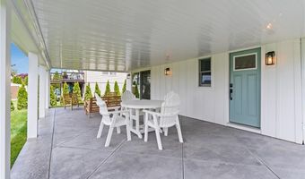 76 Warren Ave, Middletown, RI 02842