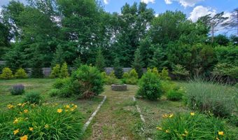 10 Hemlock Rd, Andover, MA 01810