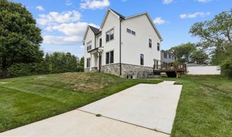6101 BERKSHIRE Dr, Bethesda, MD 20814