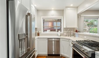 1118 N Beverly Glen Blvd, Los Angeles, CA 90077