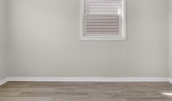 12 W 10TH St, Bayonne, NJ 07002