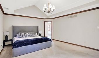 9015 Admirals Pointe Dr, Indianapolis, IN 46236
