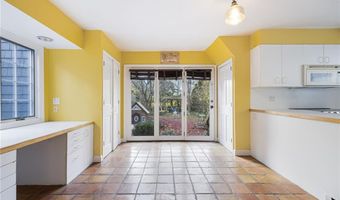 73 Thames St 1, Newport, RI 02840