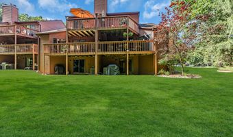 76 Pape Dr, Atlantic Highlands, NJ 07716