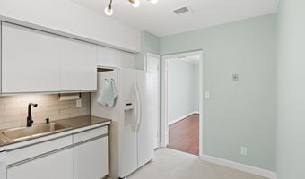 1016 S WAYNE St 1008, Arlington, VA 22204