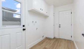 5995 BROADMOOR Dr, La Mesa, CA 91942