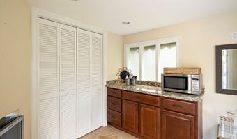 8 Buttonwood Dr, Andover, MA 01810