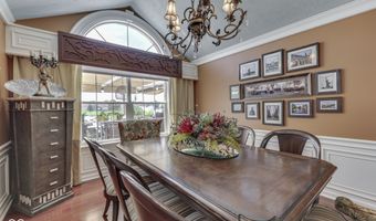 7386 Lake Lakota Pl, Indianapolis, IN 46217
