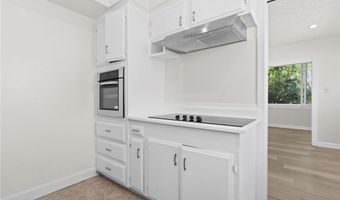 1525 N Hayworth Ave 204, Los Angeles, CA 90046