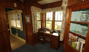 162 Pillsbury Pt, Arnolds Park, IA 51331