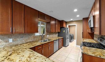 19989 Cronese Ln, Apple Valley, CA 92308