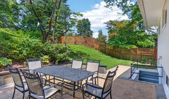 10228 HATHERLEIGH Dr, Bethesda, MD 20814