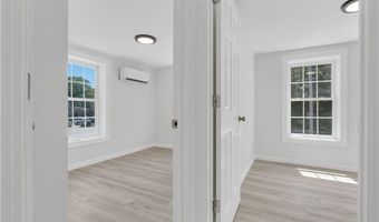 78 School St, North Smithfield, RI 02876