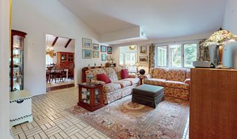 10 Baxter St, Danbury, CT 06811
