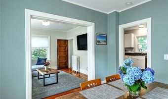 15 Wollaston St, Cranston, RI 02910
