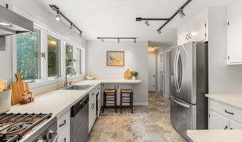 1 Danbury Cir, Amherst, NH 03031