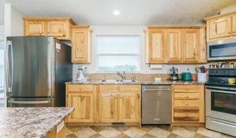 490 Snowflake St, American Falls, ID 83211